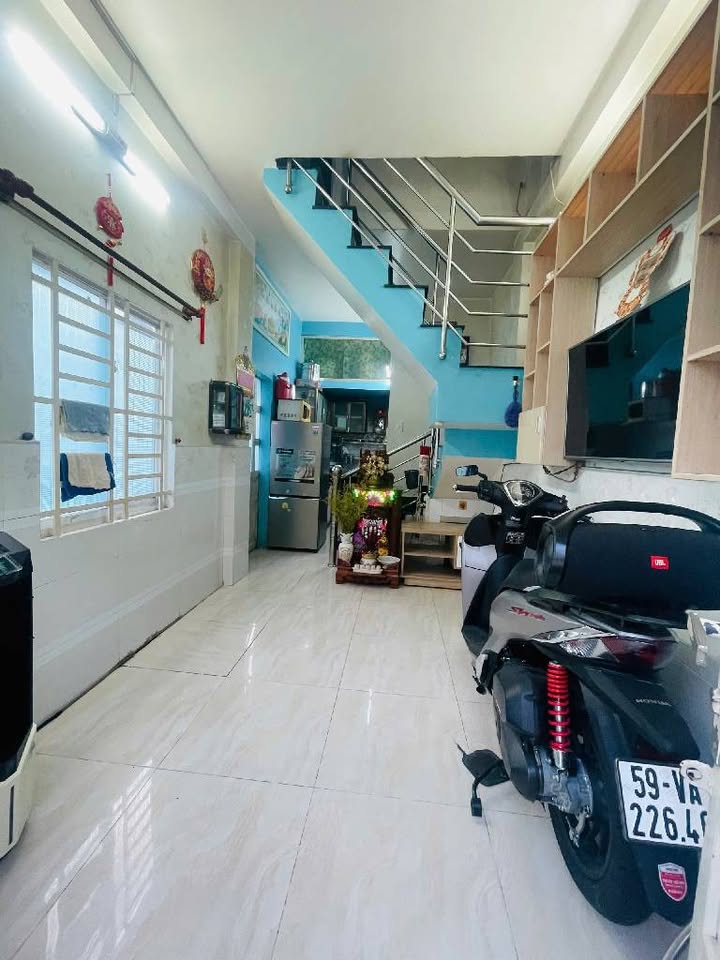 Nhà phố Gò Vấp 19m² giá 2 tỷ - Lexus đỗ cửa, tiện di chuyển!