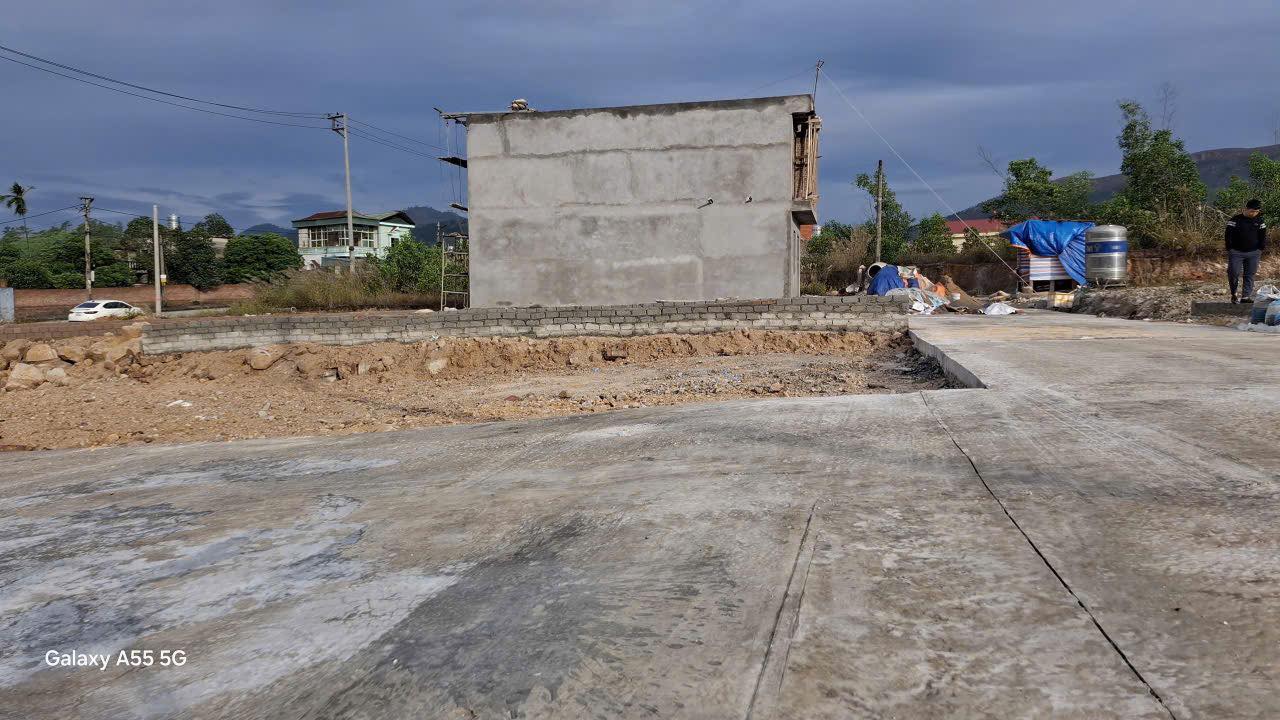 Đất nền lô góc 2 mặt tiền phường Thanh Sơn, Uông Bí, 86m² - Giá chỉ 800 triệu!