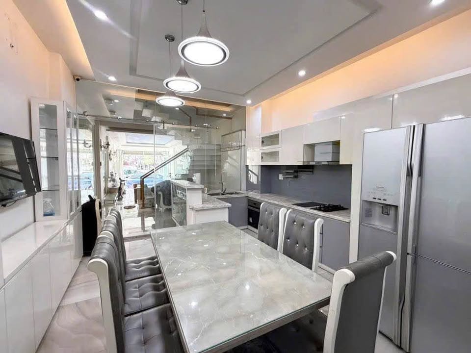 Nhà cho thuê HXH Nguyễn Gia Trí, Bình Thạnh 80m² - Phù hợp cho gia đình và văn phòng!