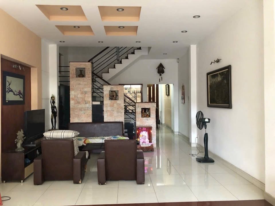 Nhà phố Khu Nam Long Quận 7 105m² giá 11.8 tỷ - Sổ hồng chính chủ, xe hơi đậu trong nhà!