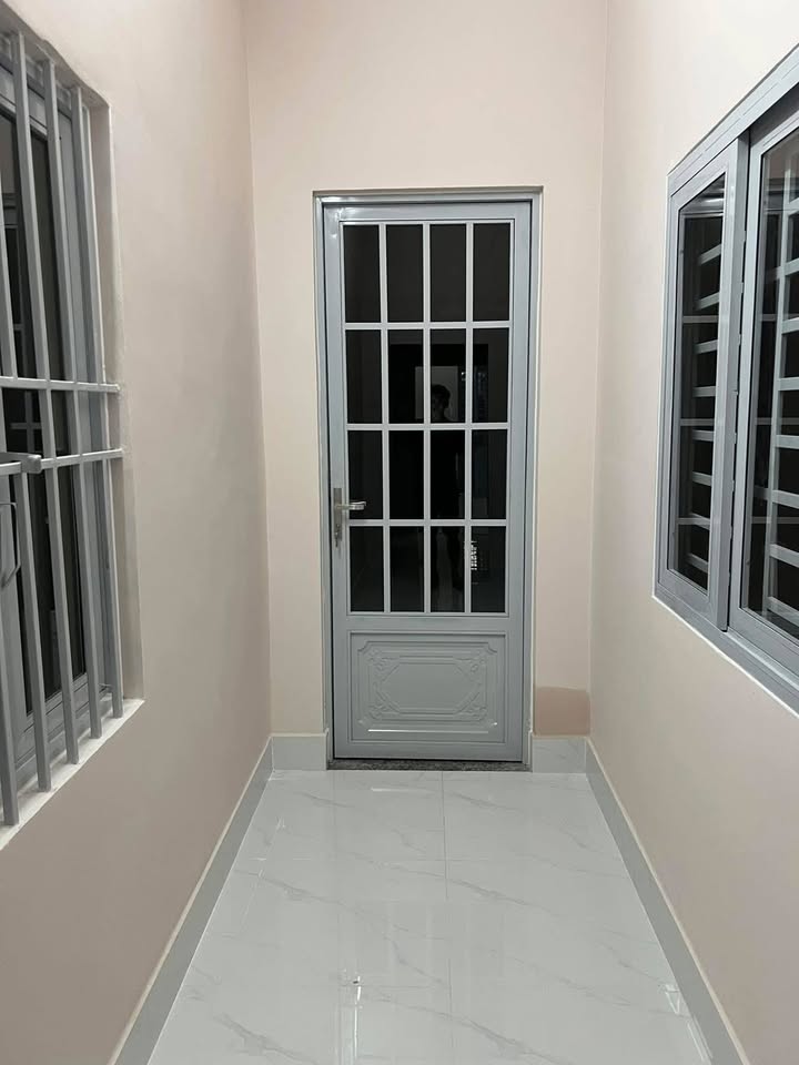 Nhà cho thuê tại Đường Nguyễn Huệ, 180m², chỉ 5 triệu/tháng - Nơi lý tưởng cho văn phòng hoặc sinh hoạt