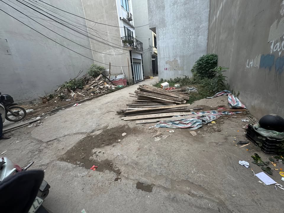 Bán đất lô góc Yên Nghĩa 32m² giá 5 tỷ - Ô tô vào tận nơi!