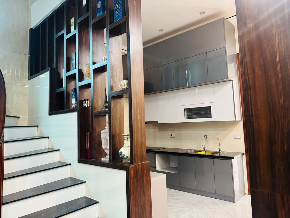 Nhà đẹp mặt đường Trịnh Toàn, phường Trung Đô 232m² giá 11 tỷ - Hướng tây tứ mệnh!