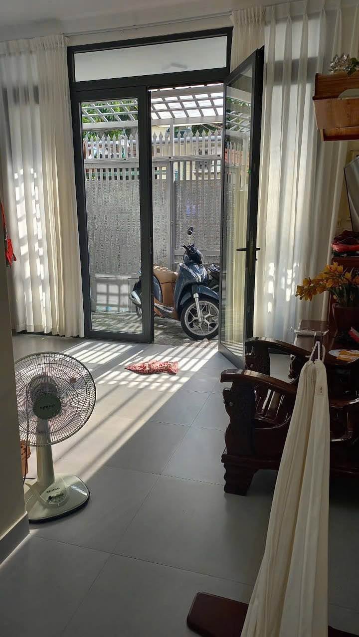 Nhà bán đường Liên Tỉnh 5, quận 8, 72.3m² giá 5.45 tỷ - Sổ hồng riêng, hoàn công đầy đủ!