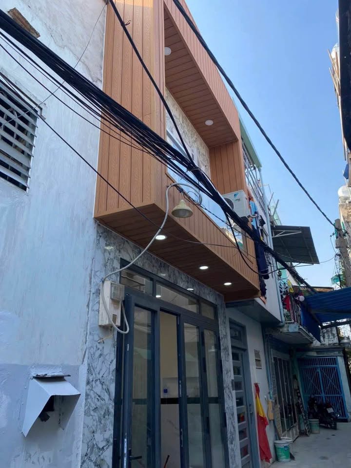 Nhà phố Hiệp Bình Chánh Thủ Đức 24m² giá 2.7 tỷ - Sổ hồng chính chủ, thương lượng!