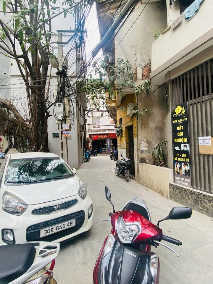 Nhà 4 tầng Triều Khúc 33m² giá 6.2 tỷ - Kinh doanh sinh lời tốt!