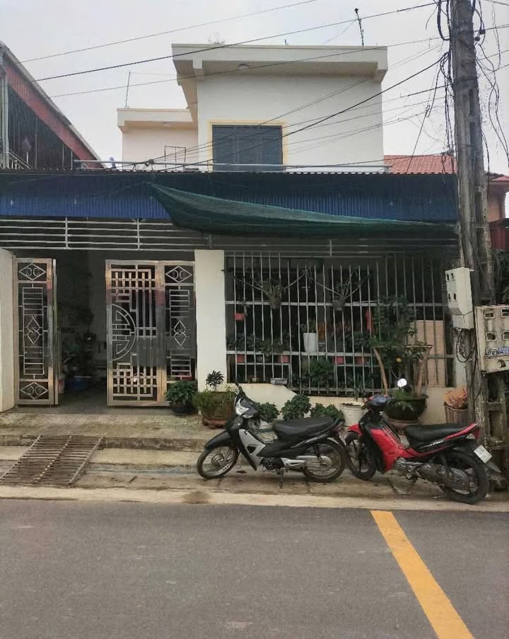 Nhà 2 tầng mái bằng Nghĩa Lạc 120m² giá thỏa thuận - Thiết kế hiện đại, sẵn sàng vào ở!