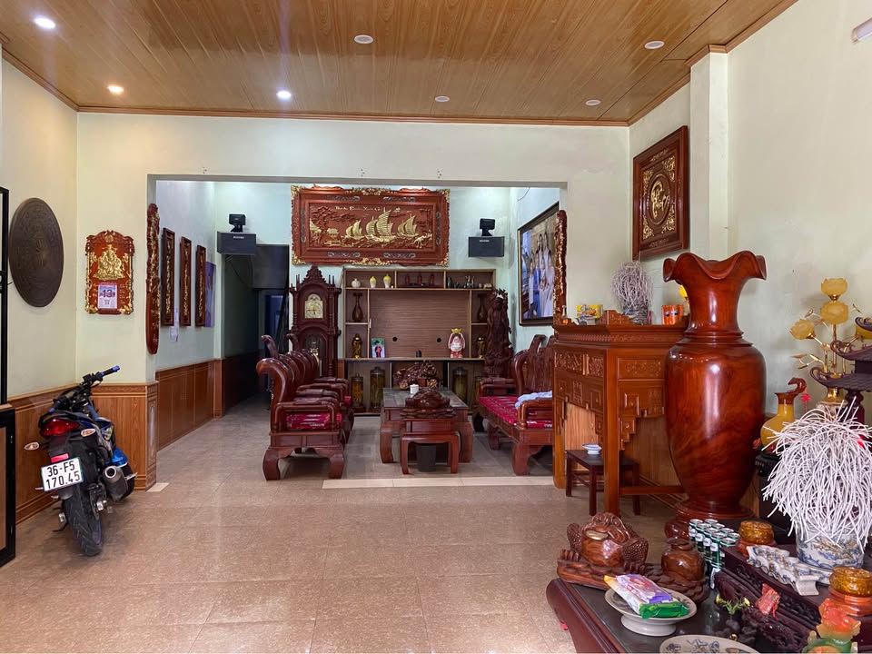 Nhà phố Bỉm Sơn 130m² giá thỏa thuận - Hướng Đông mát mẻ, sẵn sàng vào ở!