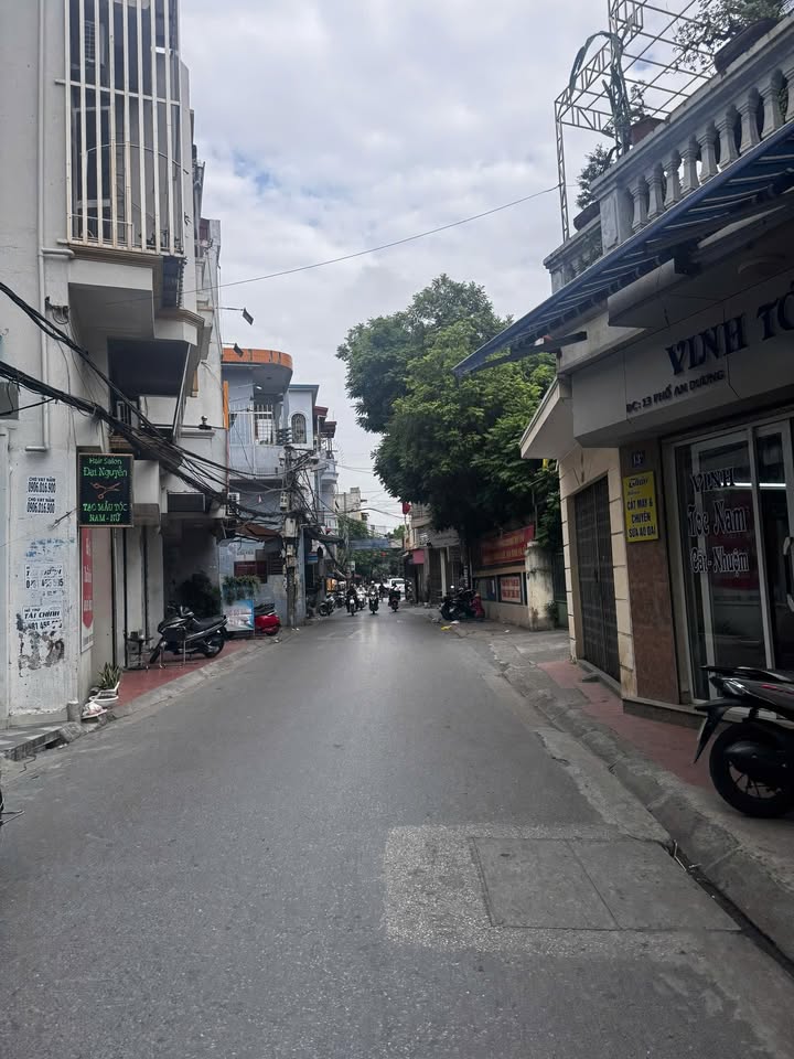Mặt phố An Dương Hải Phòng 116m² giá 95 triệu - Địa điểm lý tưởng cho văn phòng và giáo dục!