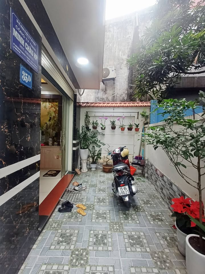 Nhà 3 tầng Đông Hải, Hải Phòng 43m² giá 2.899 tỷ - Sân cổng riêng, nội thất đầy đủ!