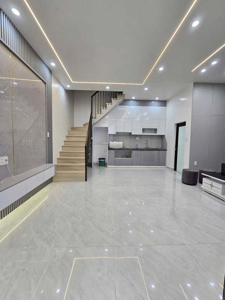 Nhà 2 tầng đường Thiên Lôi, Hải Phòng 32m² giá 2.18 tỷ - Chính chủ bán gấp!