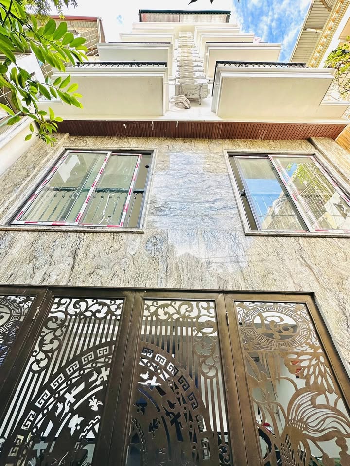 Căn hộ CCMN phố Chùa Láng 52m² giá 15 tỷ - Đầu tư sinh lời cao!