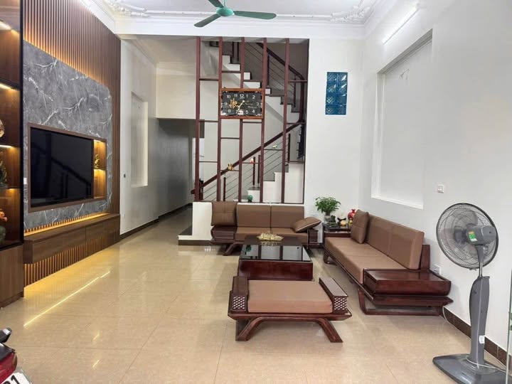 Nhà 2 tầng đường Mới, Tân Thanh 100m² giá 4.9 tỷ - Hướng Tây Nam, thương lượng ngay!