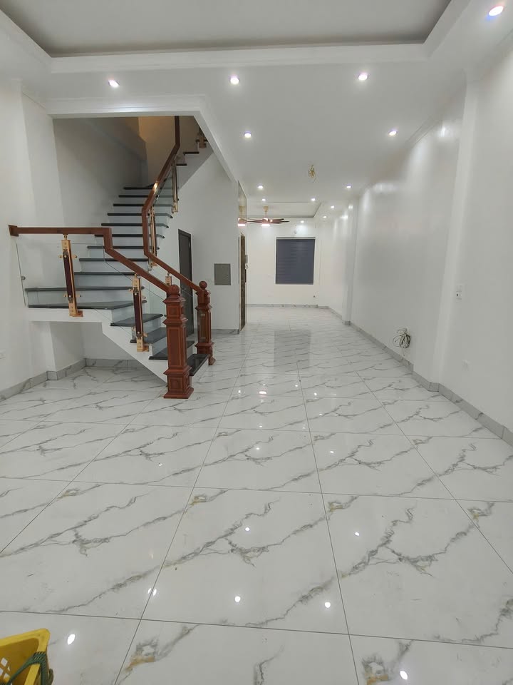 Nhà cho thuê 6 phòng ngủ khép kín tại Khai Quang, Vĩnh Yên, Vĩnh Phúc - Full nội thất, sẵn vào ở!