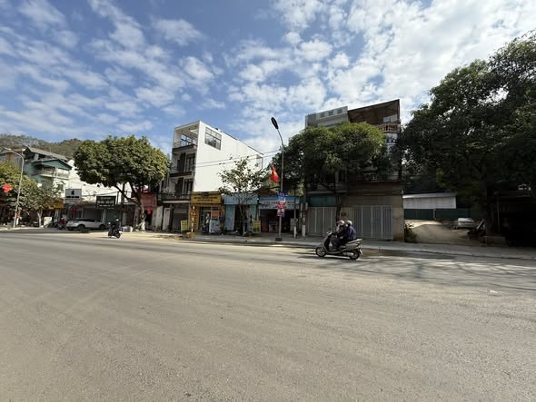 Đất mặt đường Trần Đăng Ninh, Sơn La 75m² giá 1 tỷ - Đầu tư sinh lời ngay!