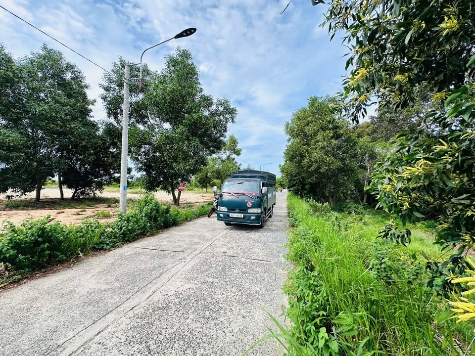 Đất nền ven biển Lagi 350m² giá 800 triệu - Cơ hội sinh lời tuyệt vời!