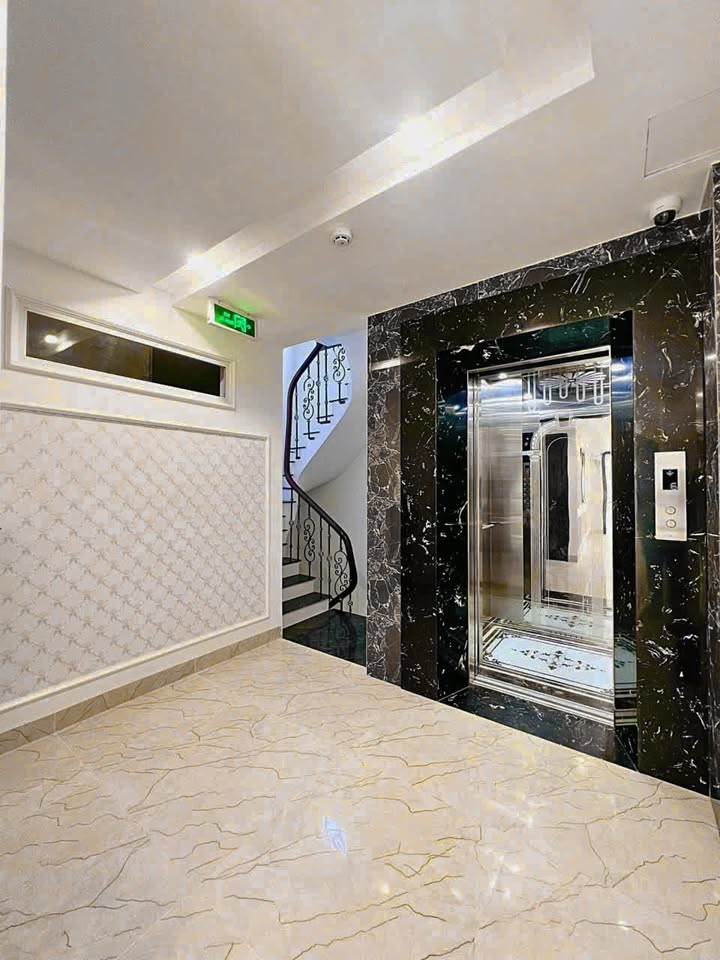 Cho thuê nguyên tòa 7 tầng Nguyễn Hoàng, Từ Liêm 70m² - Mặt tiền kinh doanh sôi động!