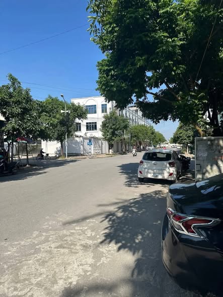 Nhà 3 tầng đường TĐC Trần Lãm Thái Bình 75m² giá 6.6 tỷ - Pháp lý sổ đỏ chính chủ!