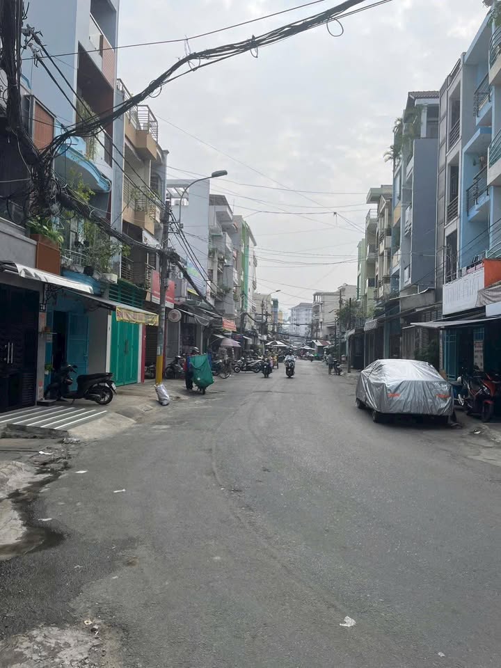 Nhà mặt tiền Lê Thị Bạch Cát, Quận 11, 36m² giá 5.9 tỷ - Tiện sửa chữa hoặc xây mới!