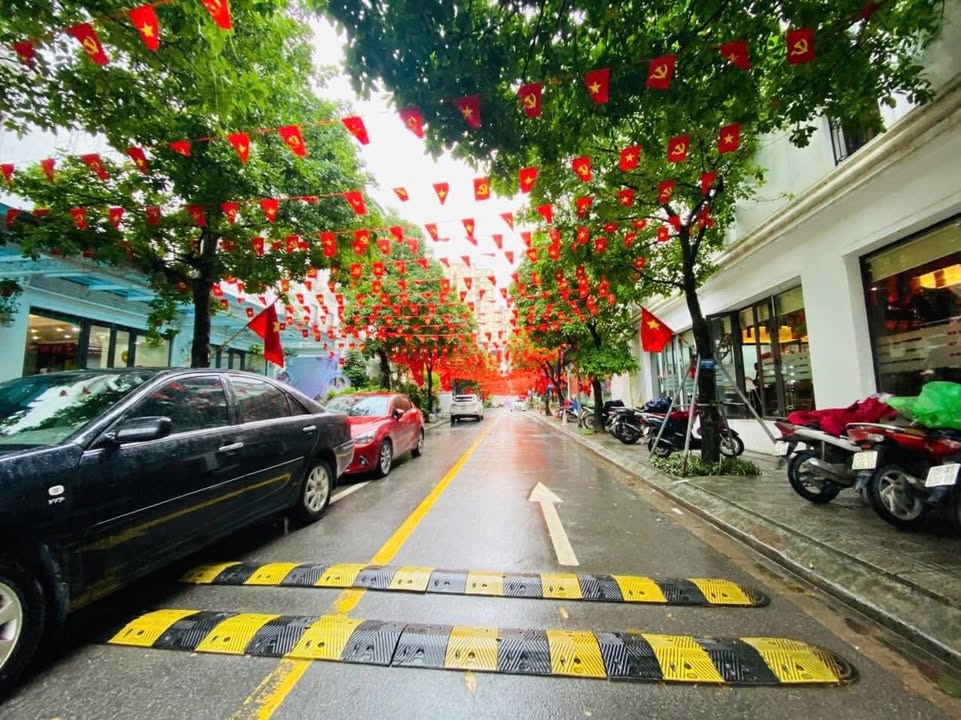 Cho thuê nhà nguyên căn mặt phố Nguyễn Văn Lộc 75m² - Phù hợp làm văn phòng và kinh doanh