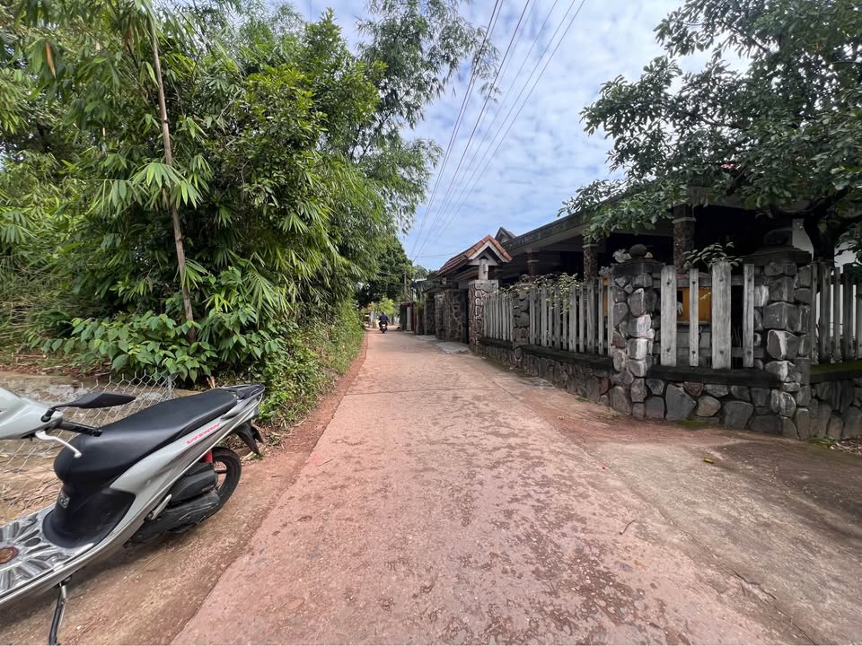 Đất nền Thủy Xuân Huế 100m² giá 2.35 tỷ - Vị trí cao ráo, thương lượng ngay!