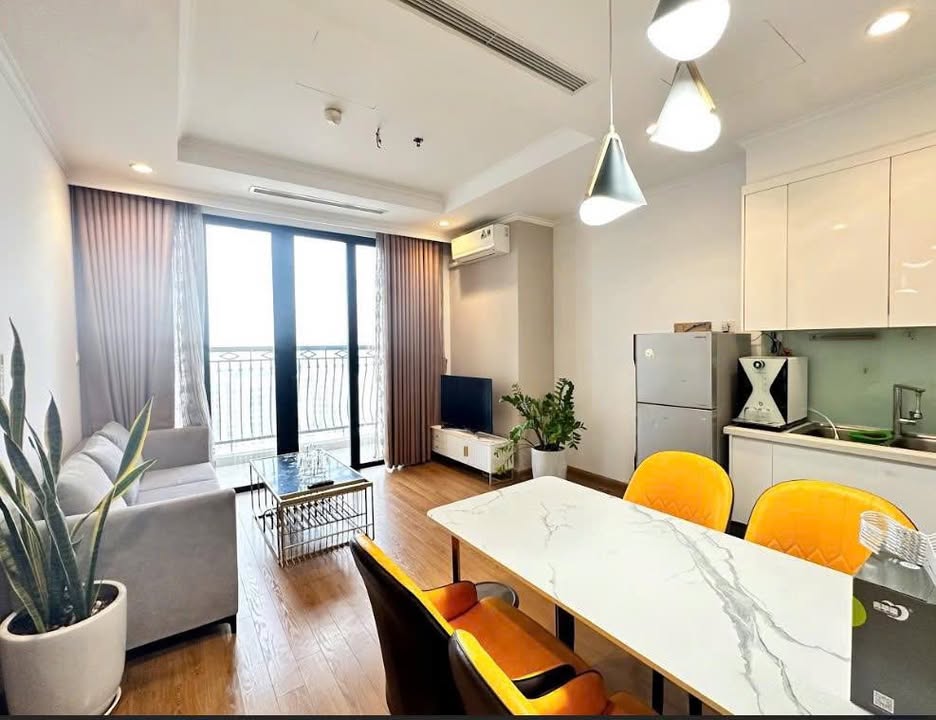 Căn hộ R6 Royal City 2 phòng ngủ giá 24 triệu - Full nội thất, sẵn sàng cho thuê!