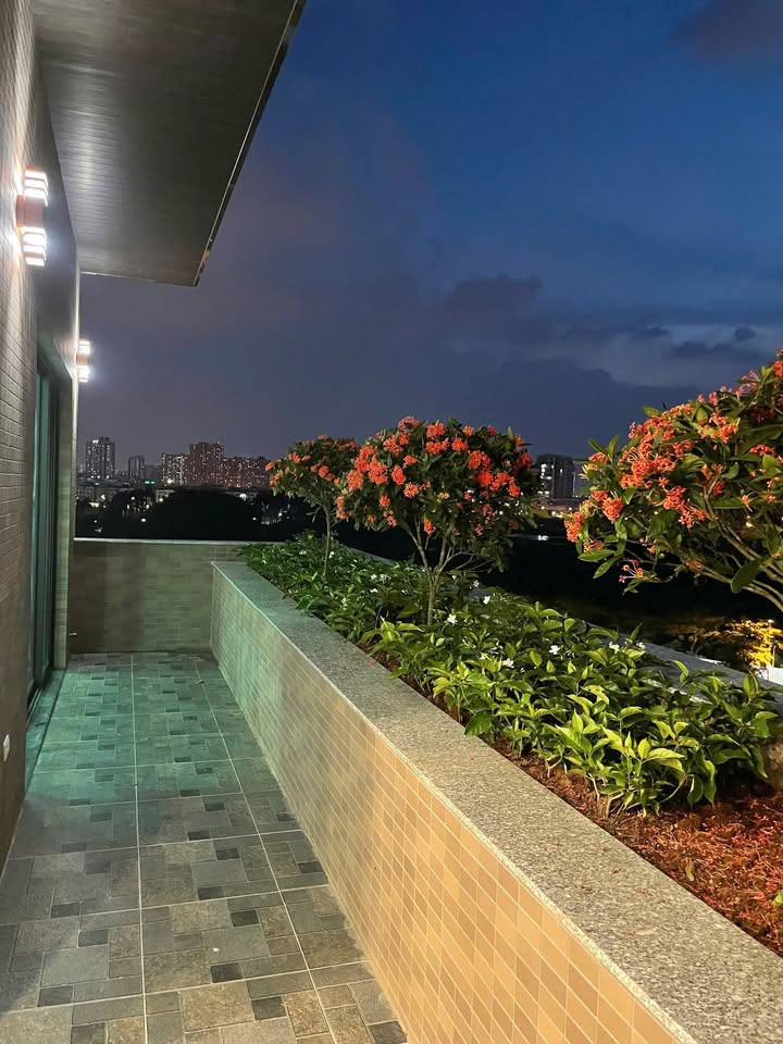 Căn hộ cho thuê tại Ngõ 201 Võ Chí Công 55m² - Đầy đủ nội thất, ô tô đỗ cửa!