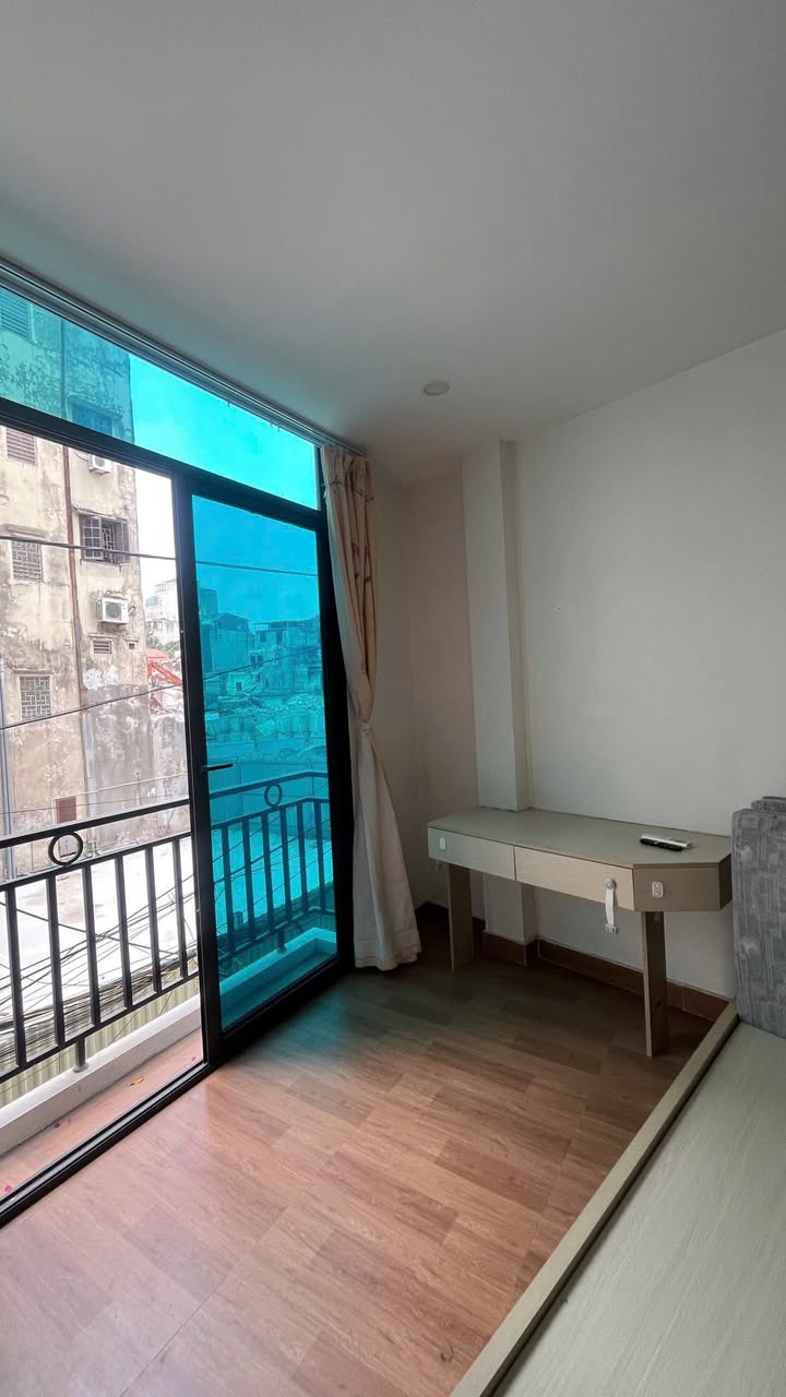 Căn hộ cho thuê tại Đống Đa 25m² - Phòng đẹp, thang máy, vào ở ngay!