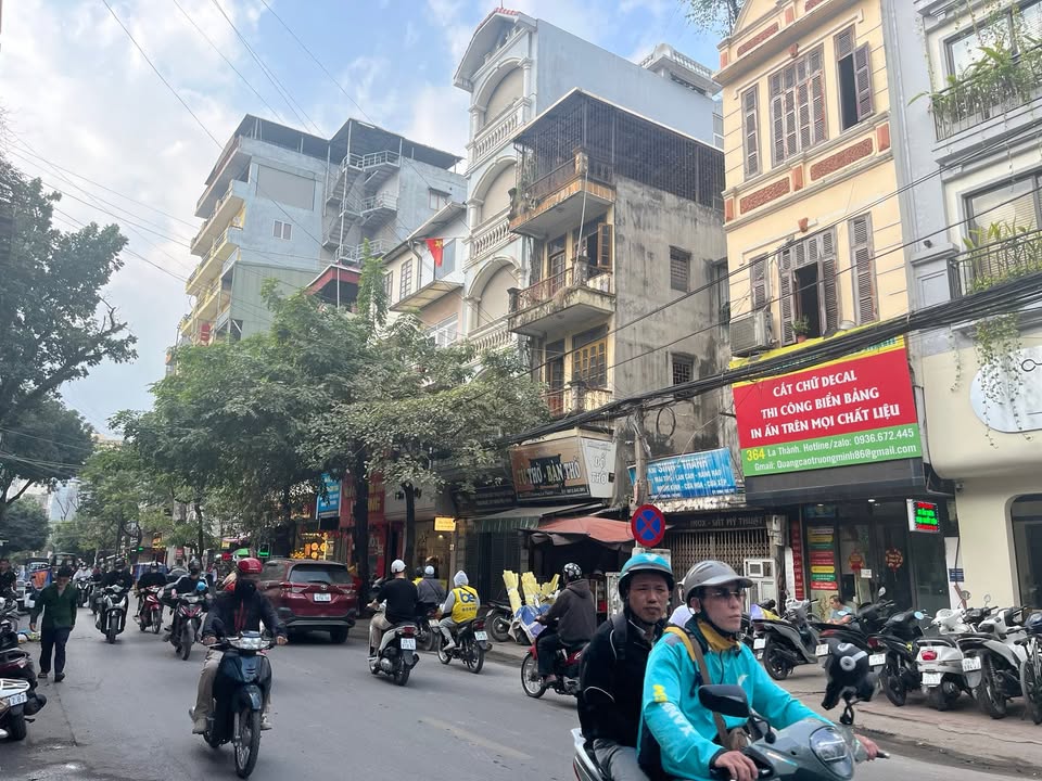 Nhà mặt phố La Thành Đống Đa 30m² giá 13 tỷ - Kinh doanh đỉnh cao!