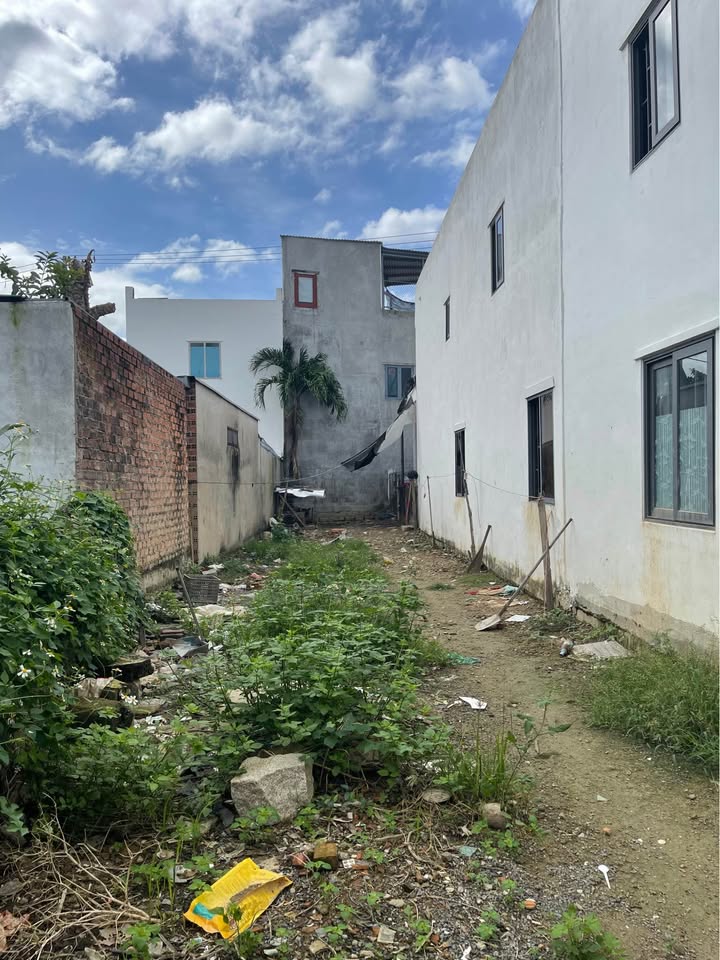 Đất nền Trường Lạc Diên Lạc 107m² giá 1.5 tỷ - Vị trí đắc địa gần đường lớn!