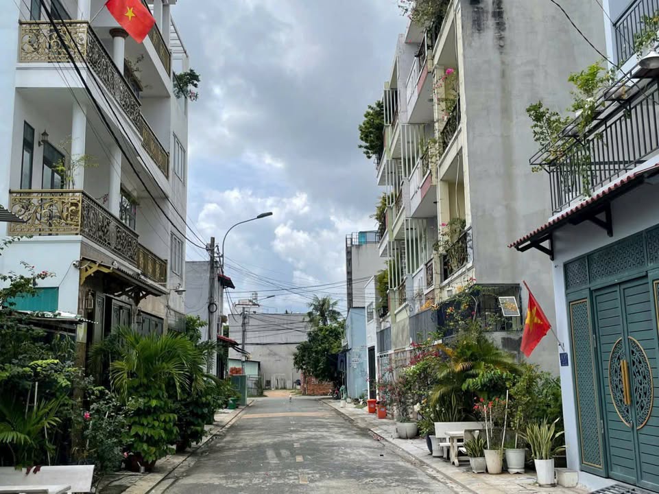 Nhà riêng Phú Hữu Thủ Đức 60m² giá 4.79 tỷ - Sẵn sàng vào ở ngay!