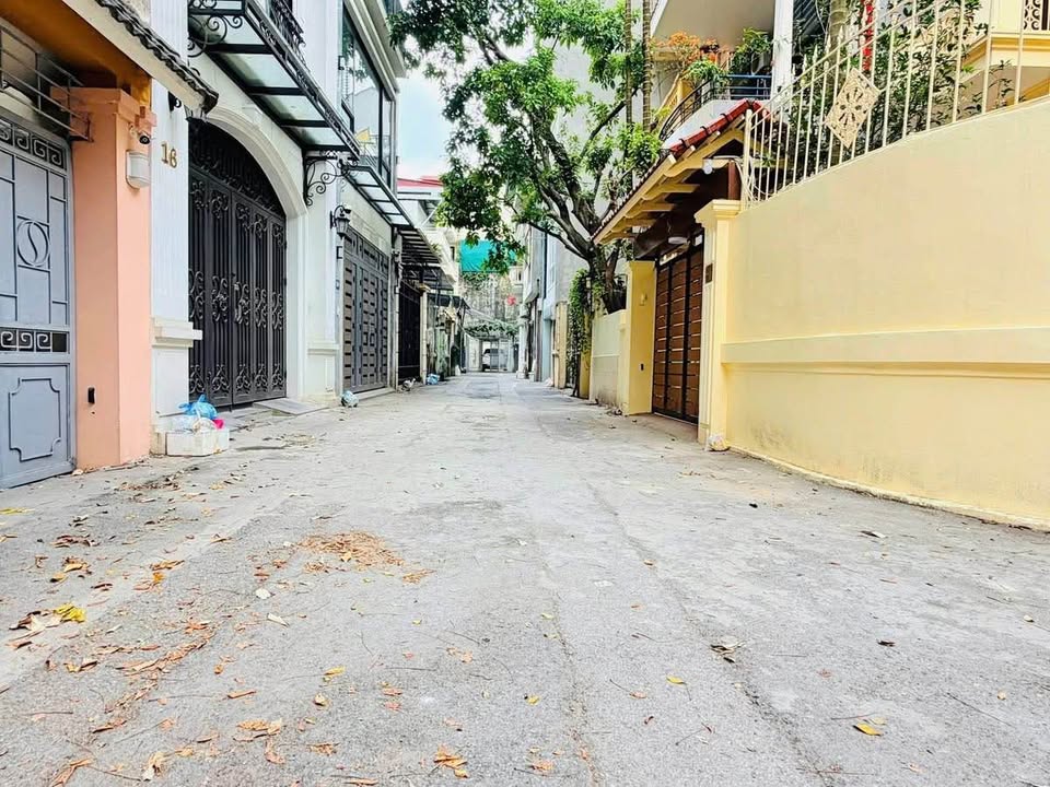 Nhà Âu Cơ Tứ Liên 75m² giá 22 tỷ - Ô tô vào tận nhà!