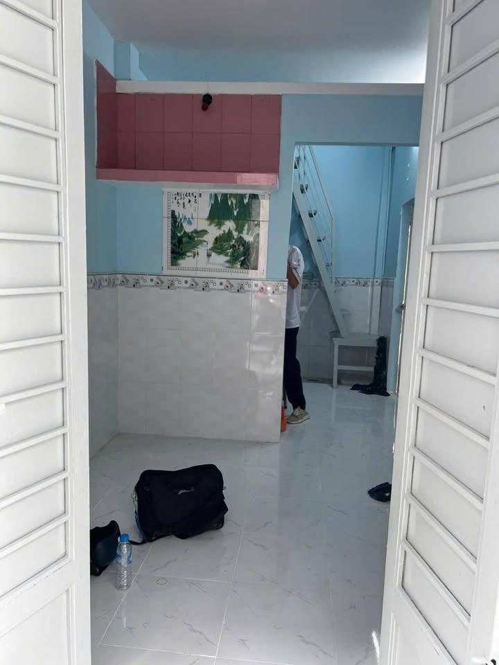 Nhà cho thuê đường số 20, Bình Hưng Hòa A, 15m² chỉ 4.8 triệu/tháng - Môi trường sống thoải mái!