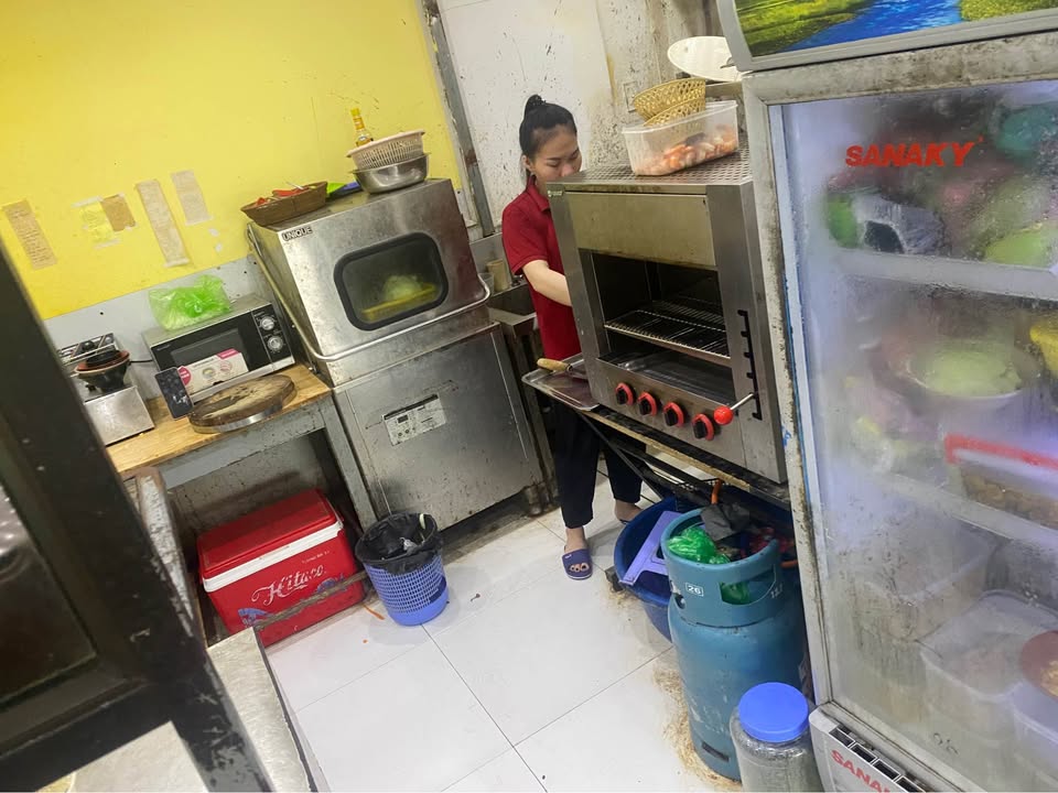 Cho thuê quán FrontHouse tại đường Vũ Đức Thận, 100m² - Vị trí trung tâm sầm uất!