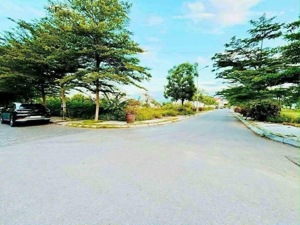 Biệt thự 2 mặt tiền khu Mỹ Cảnh, Bảo Ninh 313.5m² giá 7.9 tỷ - Đầu tư sinh lời ngay!