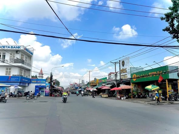 Bán đất Biên Hòa 370m² giá 6.8 tỷ - Đường nhựa thông thoáng, nhiều tiềm năng!