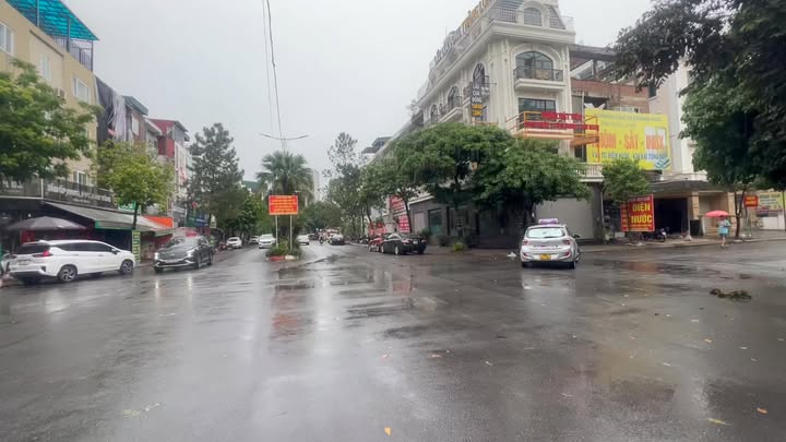 Shophouse Lô Góc KĐT Văn Khê 115m² giá 30 tỷ - Kinh doanh sầm uất, mặt tiền rộng!