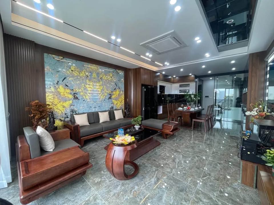 Nhà đẹp Xuân La 50m² giá thỏa thuận - Lô góc 2 mặt thoáng, thang máy hiện đại!