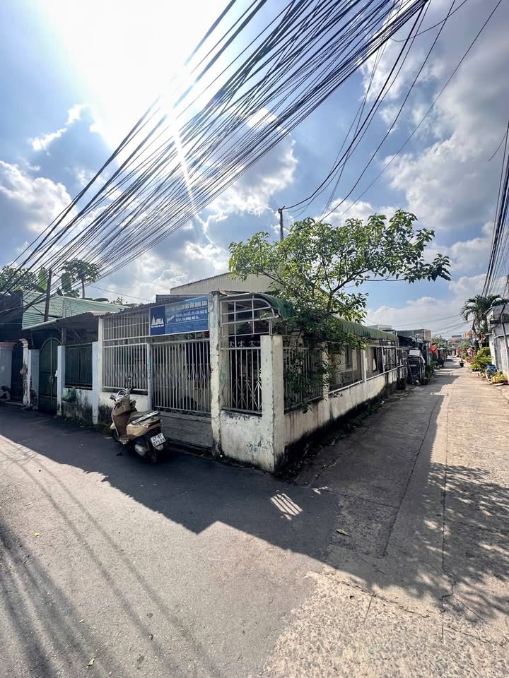 Nhà cấp 4 góc 2 mặt tiền Trảng Dài 96m² giá 2.5 tỷ - Sổ riêng chính chủ!