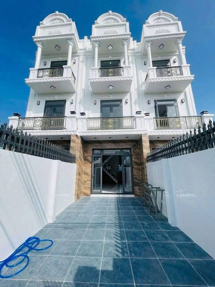 Nhà Lầu Phong Cách Châu Âu tại Cần Giuộc 96m² giá 2.9 tỷ - Sẵn sàng ở ngay!