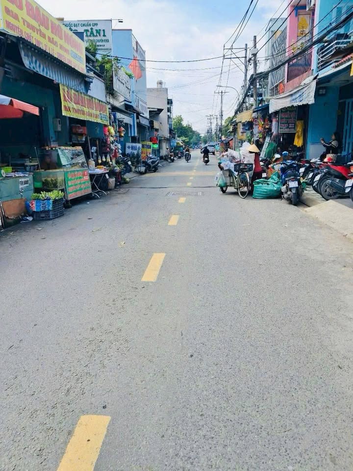 Nhà phố mặt tiền Nguyễn Văn Cự, Bình Tân 49m² giá 4.35 tỷ - Kinh doanh sầm uất!