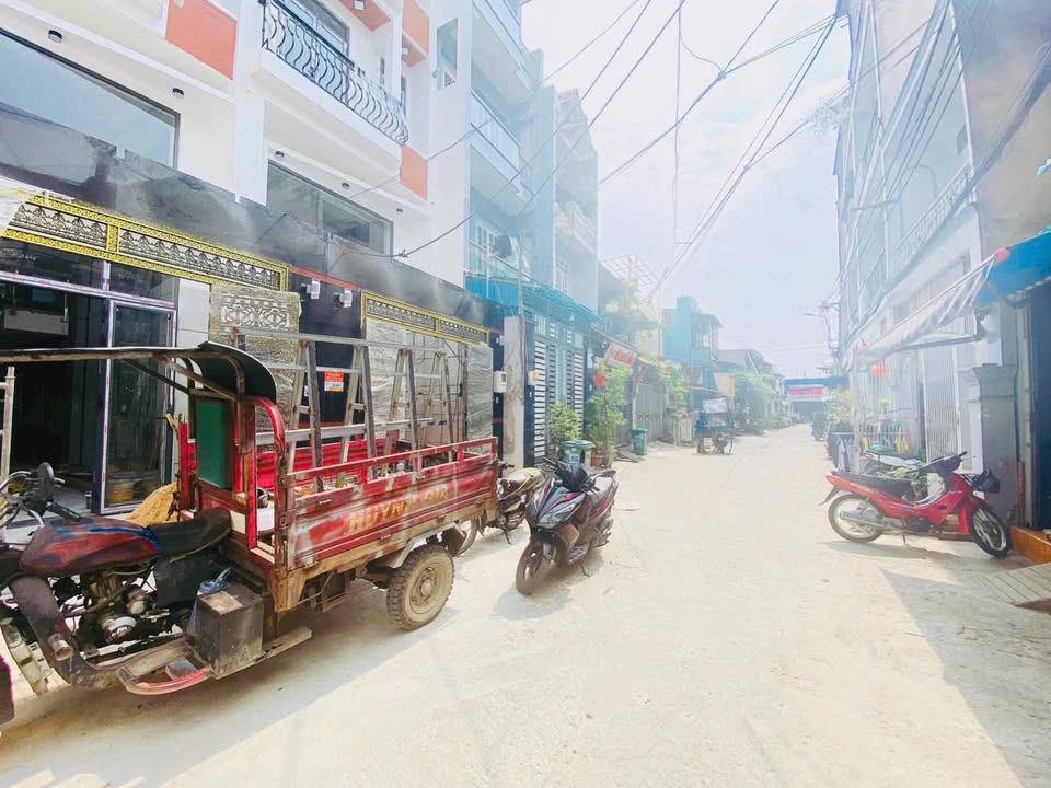 Nhà phố 5 tầng Hương Lộ 2, Bình Tân 76m² giá 9.18 tỷ - Thang máy 450kg, ô tô vào tận nơi!