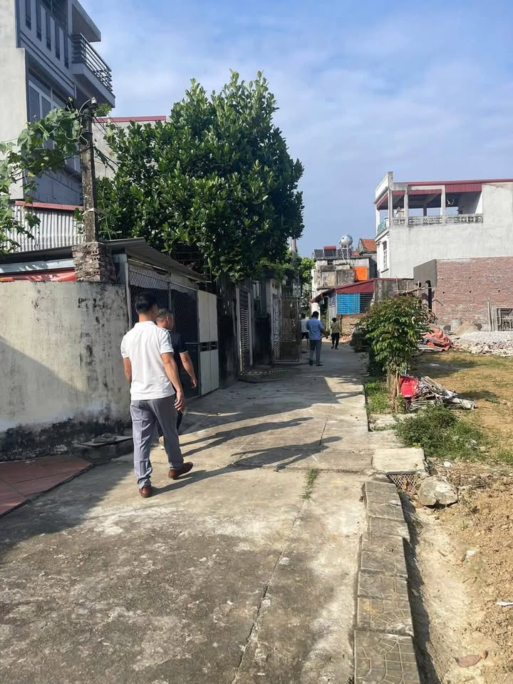 Đất nền Thanh Sơn Phú Thọ 75m² giá 600 triệu - Sổ đỏ chính chủ, ngay trung tâm!