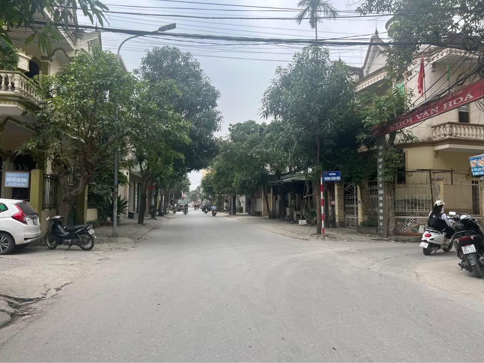 Nhà 3 tầng mặt tiền đường Chu Văn An, Vinh 72m² - Kinh doanh đắc địa!