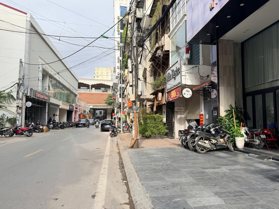 Cho thuê mặt bằng 2 tầng Nguyễn Hy Quang Đống Đa 180m² - Vị trí đẹp, kinh doanh sầm uất!