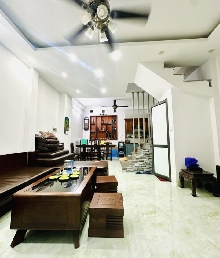 Nhà phố Ngọc Thụy Long Biên 44m² giá 7.5 tỷ - Ô tô vào tận nhà!