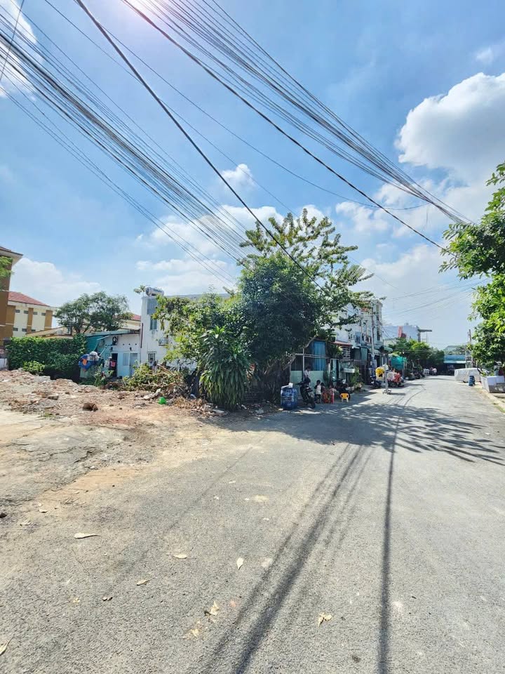 Đất thổ cư 100.1m² tại Dĩ An giá chỉ 4.15 tỷ - Sổ hồng riêng, gần chợ!