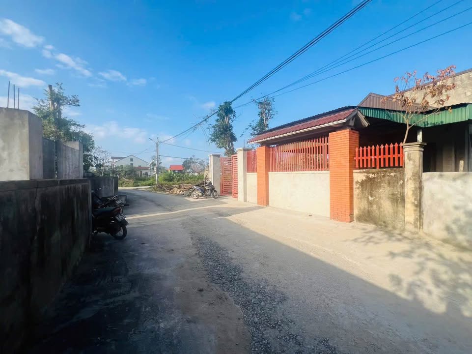 Đất Nền Nghi Đức, Vinh 96m² giá 2.3 tỷ - Đường thông rộng 7m, khu dân cư thân thiện!