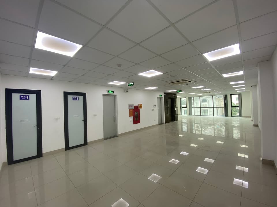 Sàn văn phòng cho thuê tại Khúc Thừa Dụ, Dịch Vọng, Cầu Giấy 150m² giá 28 triệu - Không thể bỏ lỡ!