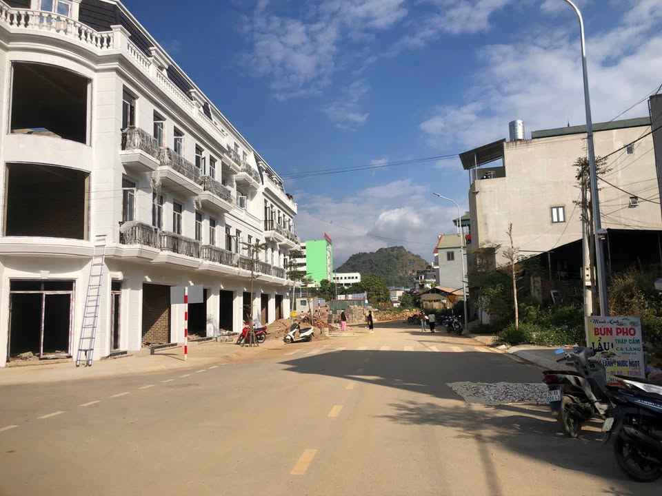 Shophouse Kim Sơn Sơn La 91.5m² giá 4 tỷ - Vị trí đắc địa ngay trung tâm!